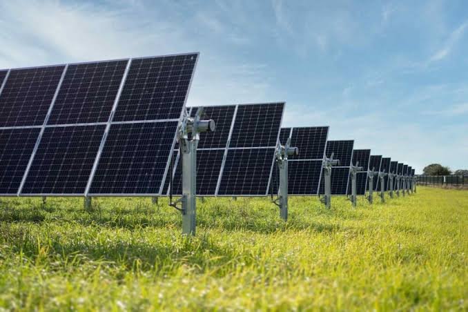 Solar Panel से चलेगा घर का गीजर? 4 पैनल में बनेगा काम, जानें कीमत और पूरा हिसाब