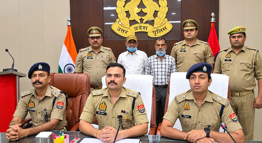 कमलनाथ की 26 बीघा जमीन पर फर्जीवाड़े का आरोप, पिता का नकली डेथ सर्टिफिकेट
