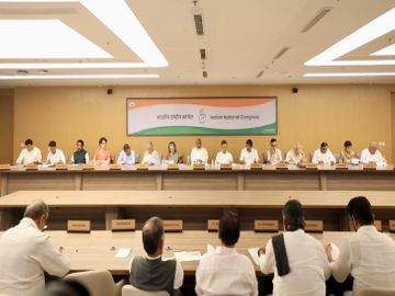 1 नवंबर को विपक्ष की ‘वोट बचाओ’ रैली, 10 लाख लोगों को जुटाने का लक्ष्य; कांग्रेस की क्या है तैयारी?