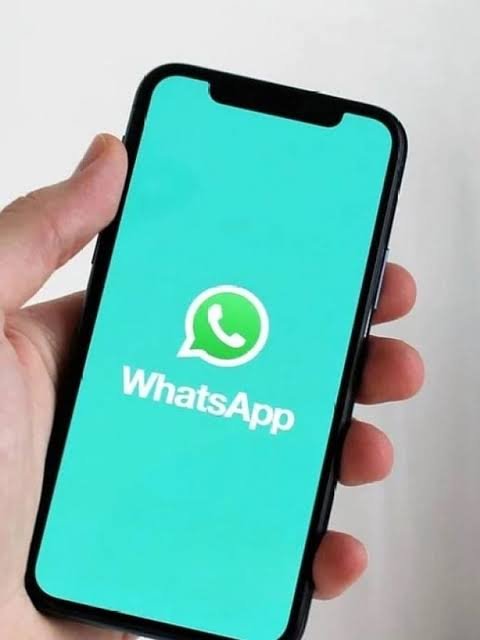 WhatsApp Android में बड़ा डिजाइन अपडेट, iPhone जैसा दिखेगा नया नेविगेशन बार
